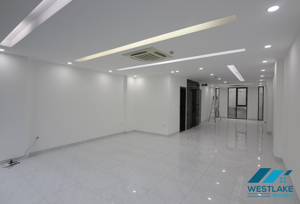 Office for rent on Kim Ma Thuong Street, Ba Dinh