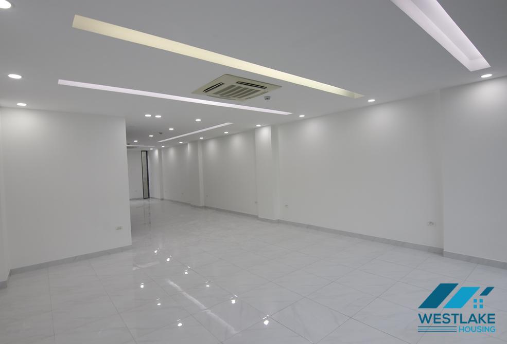 Office for rent on Kim Ma Thuong Street, Ba Dinh