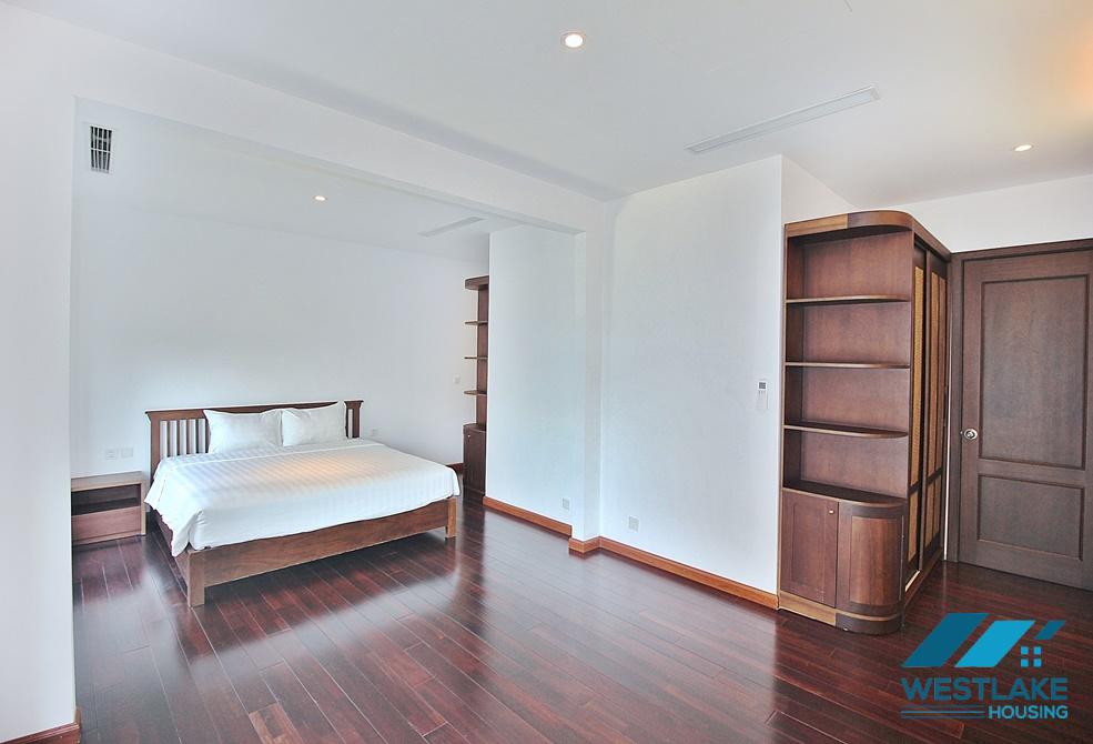 Cho Thuê Căn Hộ 4 Phòng Ngủ Hiện Đại, Ban Công Rộng View Hồ Ở Phố Từ Hoa, Tây Hồ