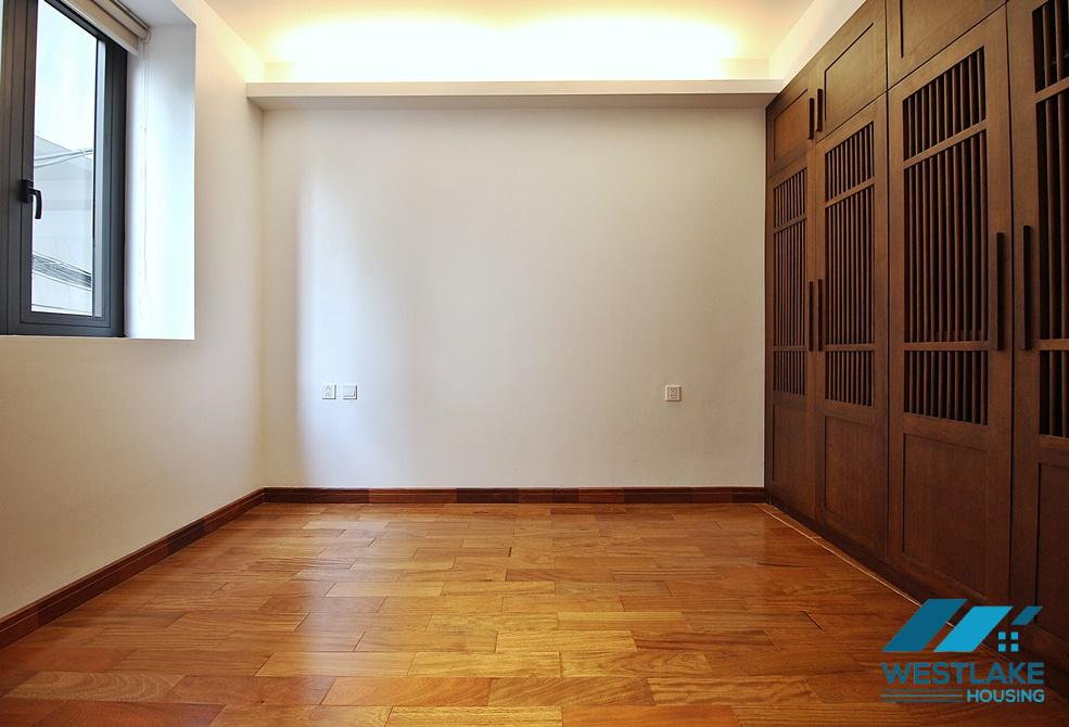 Cho Thuê Căn Hộ 3 Phòng Ngủ Rộng Thoáng Tại Phố Từ Hoa, Tây Hồ