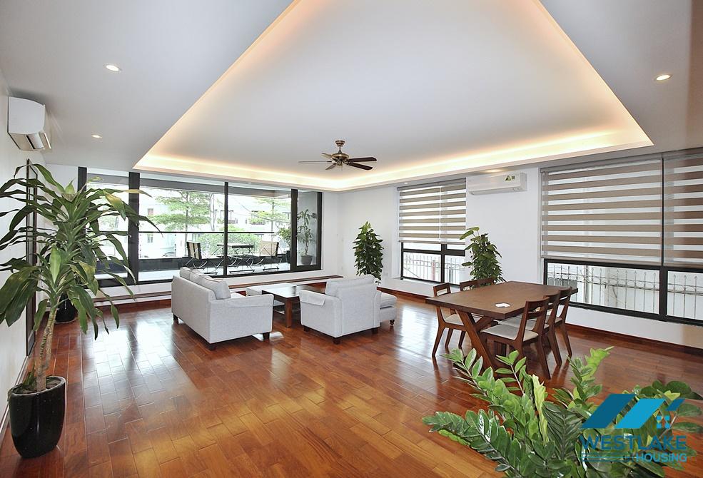 Cho Thuê Căn Hộ 3 Phòng Ngủ Rộng Thoáng Tại Phố Từ Hoa, Tây Hồ