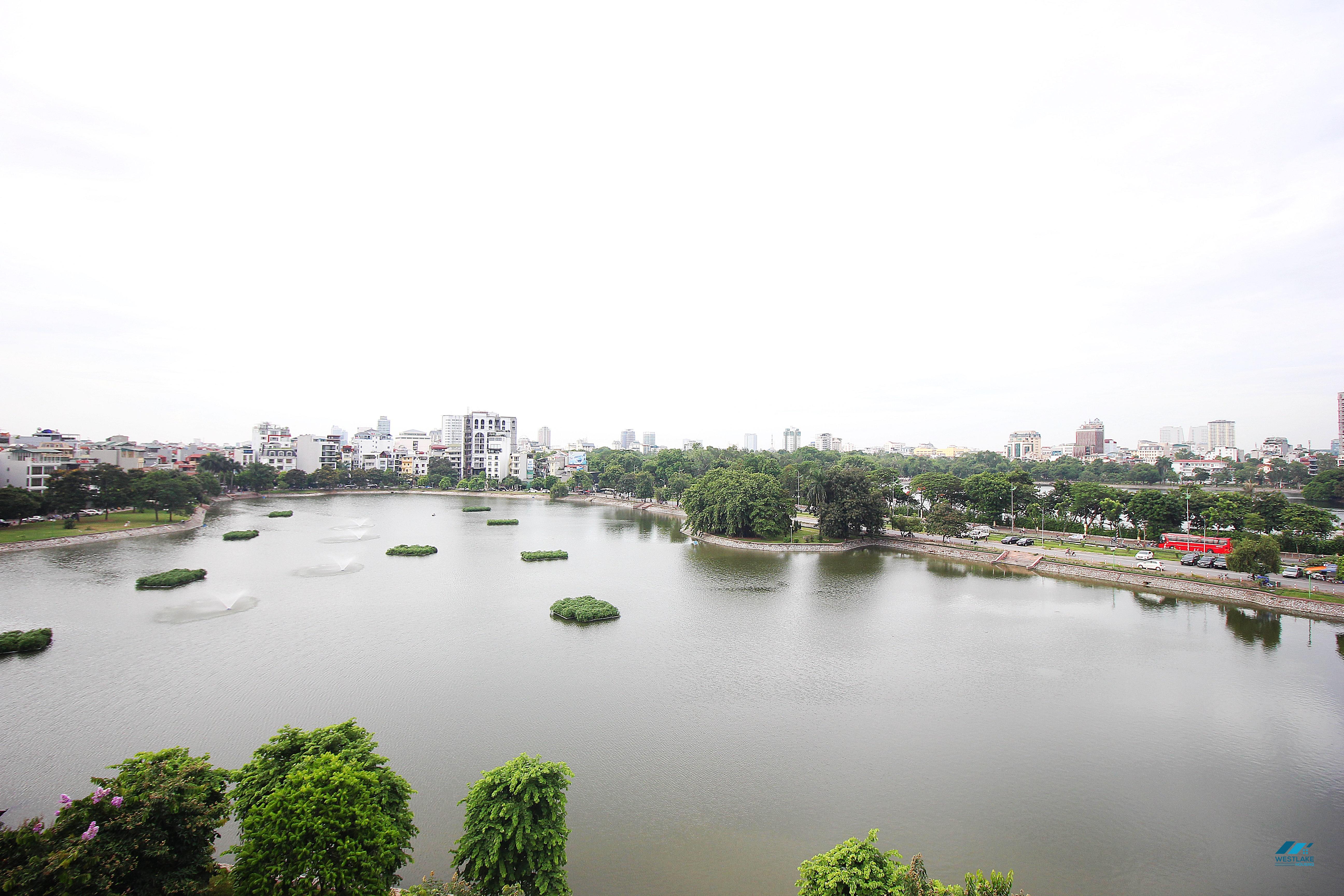 Lakeview Studio for rent in Ho Ba Mau st, Hai Ba Trung district, Ha Noi.
