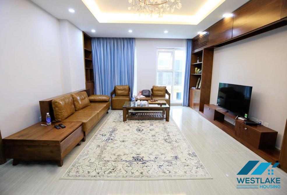 Căn hộ ba phòng ngủ mới và sạch sẽ cho thuê tại L3 Ciputra, Hà Nội