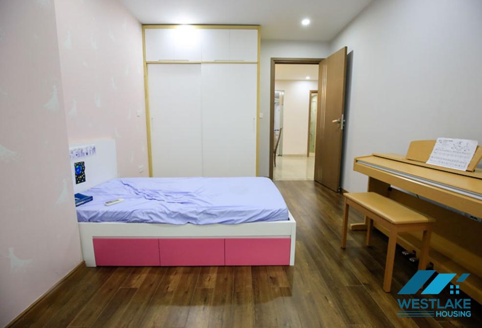 Căn hộ ba phòng ngủ mới và sạch sẽ cho thuê tại L3 Ciputra, Hà Nội