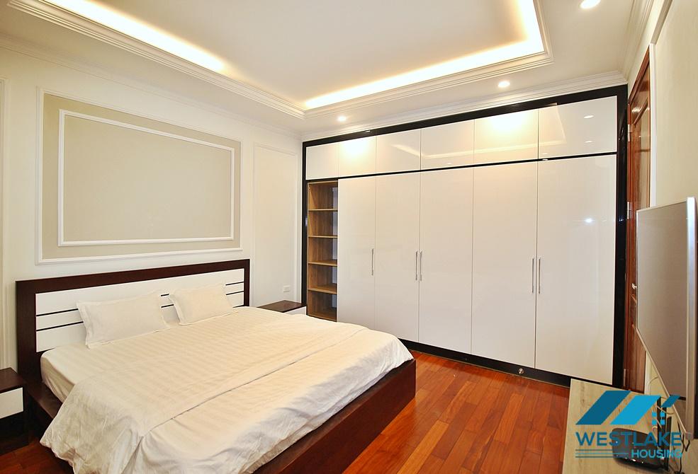 Spacious and lake view 2 bedroom apartment in Vu mien, Tay ho