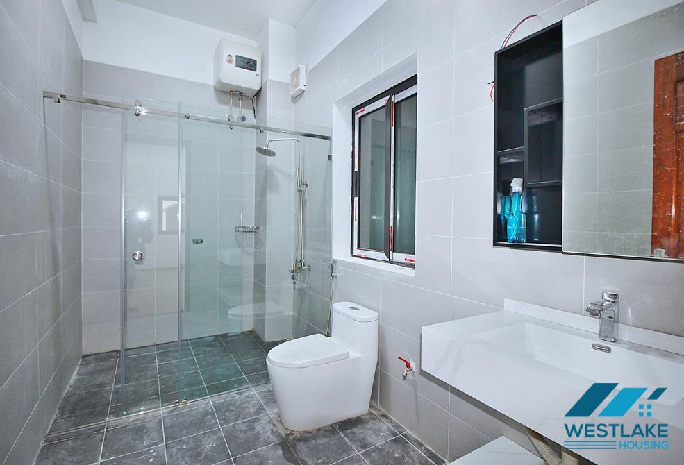 Cho Thuê Nhà  4 Phòng Ngủ Rộng Thoáng Tại Đặng Thai Mai, Tây Hồ, Hà Nội