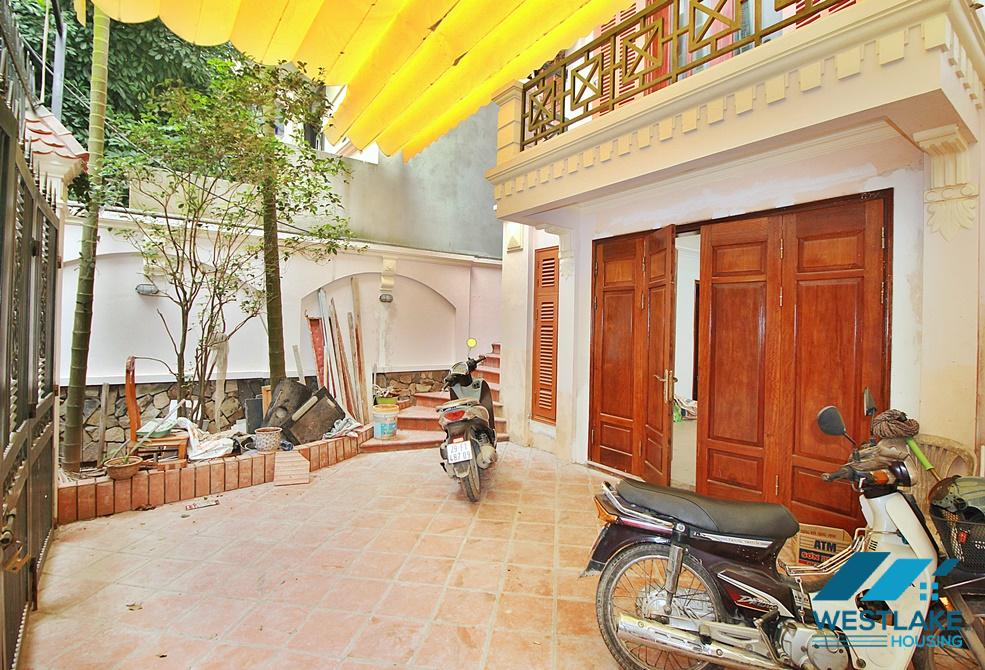 Cho Thuê Nhà  4 Phòng Ngủ Rộng Thoáng Tại Đặng Thai Mai, Tây Hồ, Hà Nội