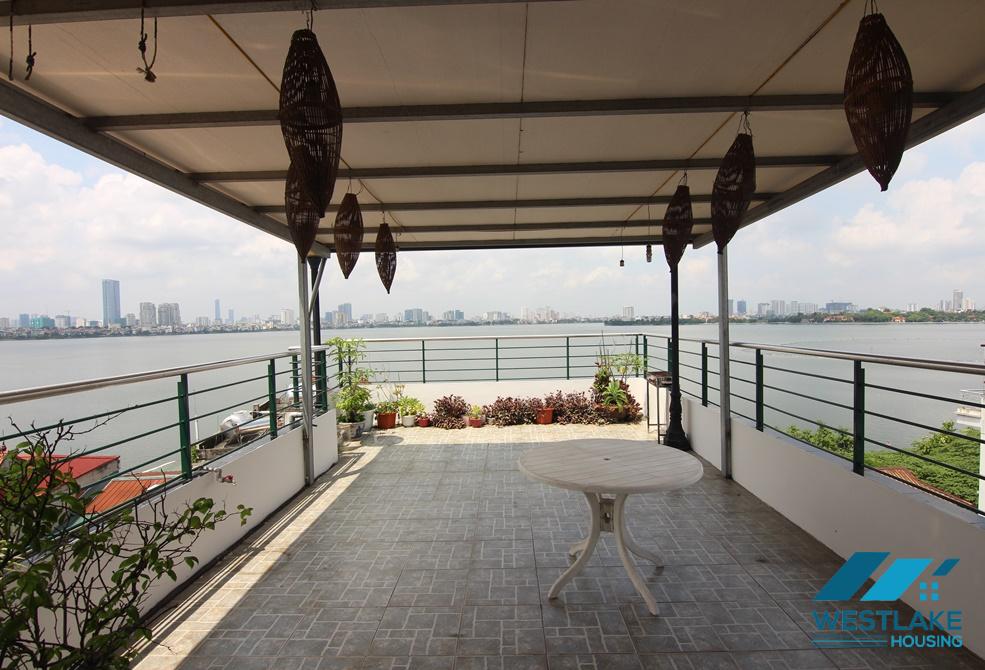 One bedroom apartment with beautiful lake view in Tay ho area