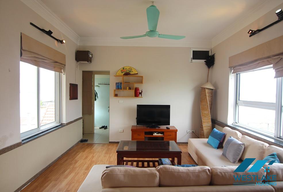 One bedroom apartment with beautiful lake view in Tay ho area