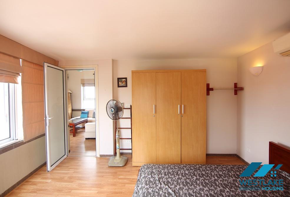 One bedroom apartment with beautiful lake view in Tay ho area