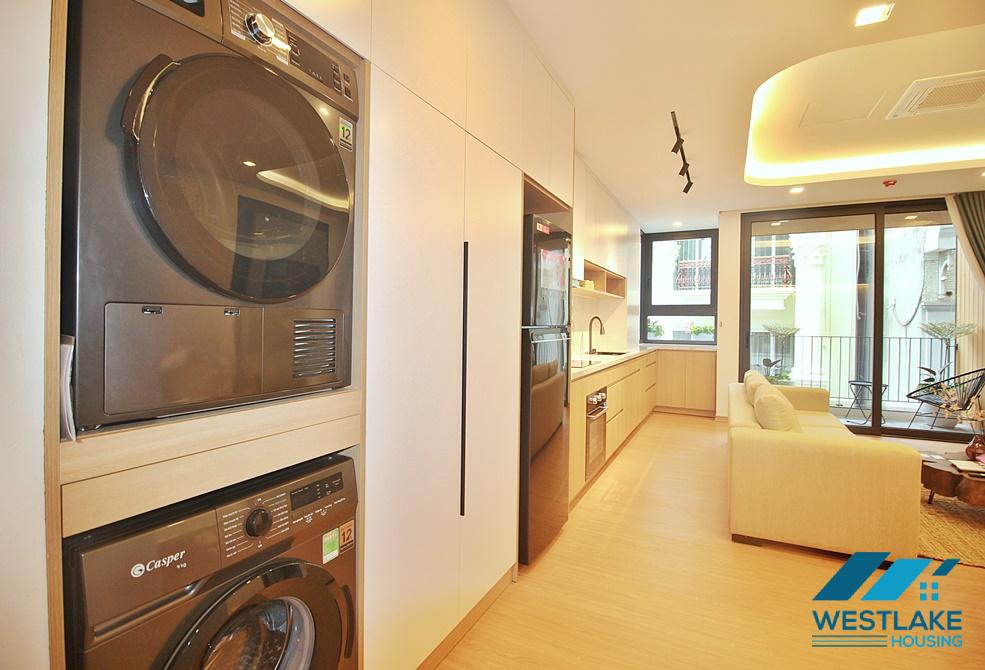 Clean and modern 02 bedrooms apartment for rent on Xuan Dieu Street, Tay Ho, Hanoi