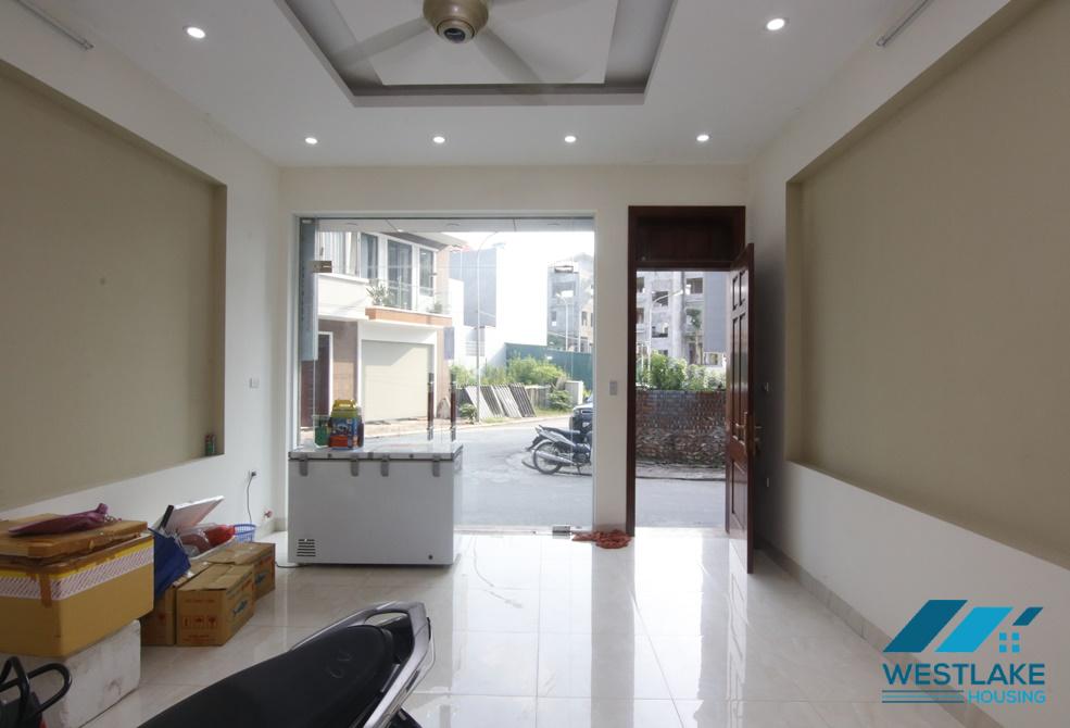  A nice and afforable house for rent in Long Bien