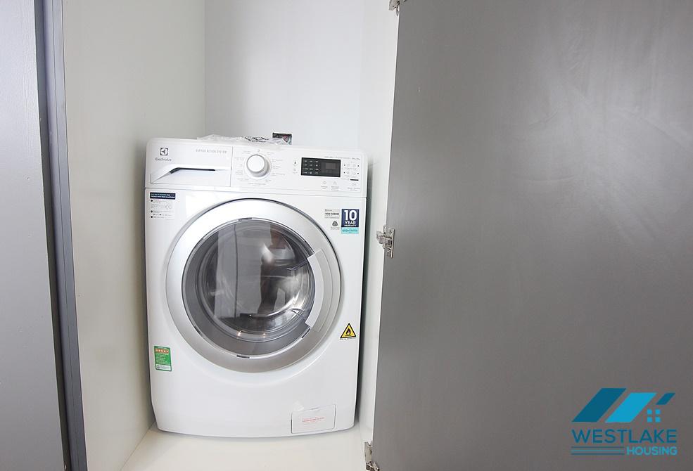 Cho Thuê Căn Hộ 2 Phòng Ngủ Đẹp, Hiện Đại Tại Phố Tô Ngọc Vân Tây Hồ, Hà Nội