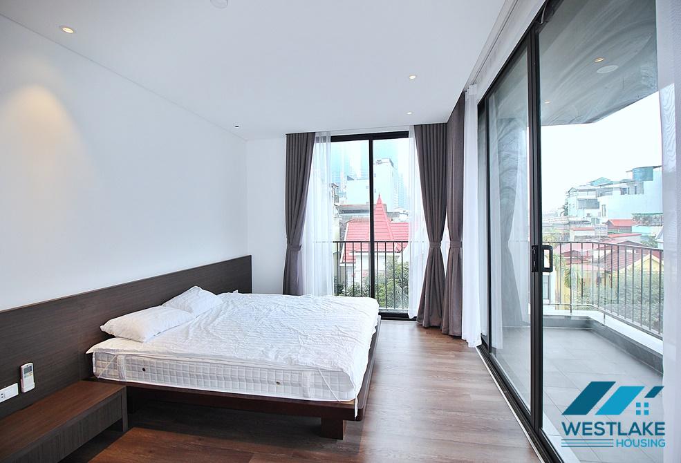 Cho Thuê Căn Hộ 2 Phòng Ngủ Đẹp, Hiện Đại Tại Phố Tô Ngọc Vân Tây Hồ, Hà Nội