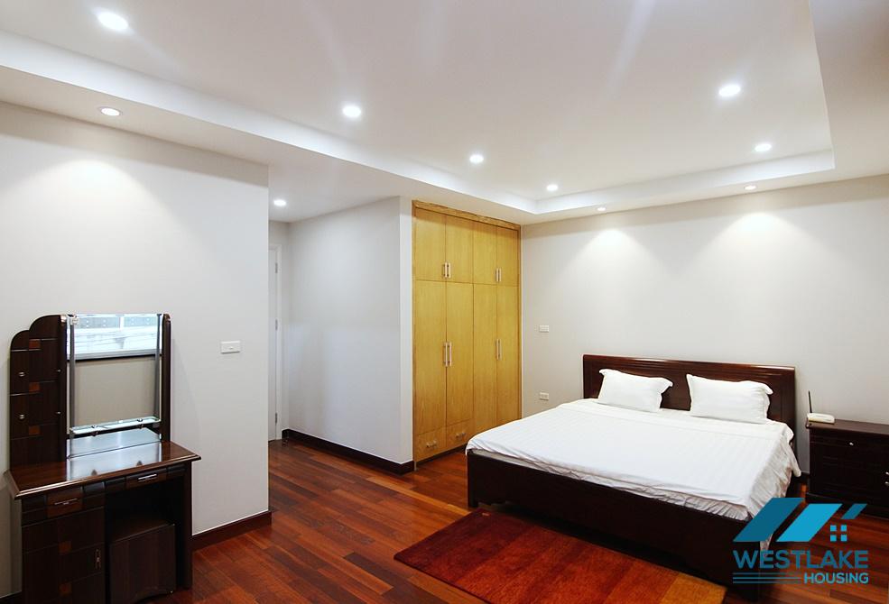 Lake view 2 bedroom apartment for rent in Yen phu village