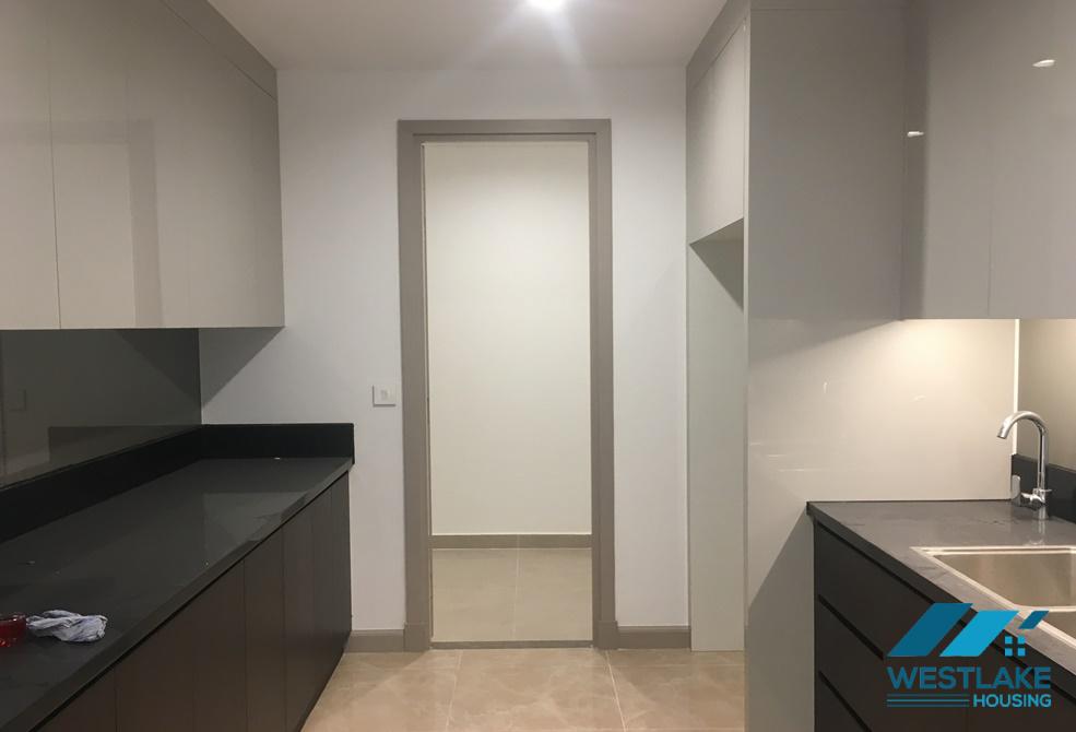 Căn hộ 3 phòng ngủ nội thất cơ bản cho thuê tại Sun Grand City