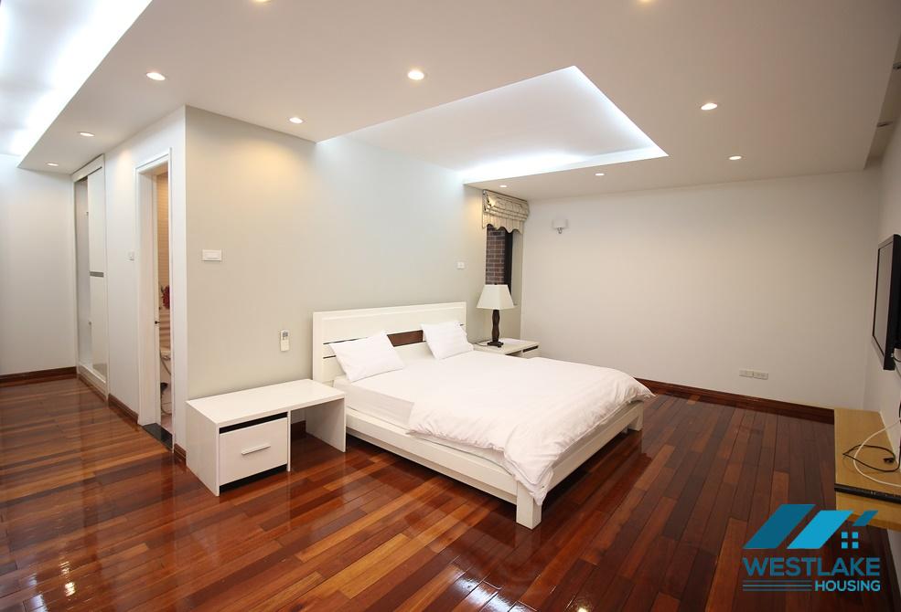 A modern 2 bedroom apartment lakeside for rent in Tay ho