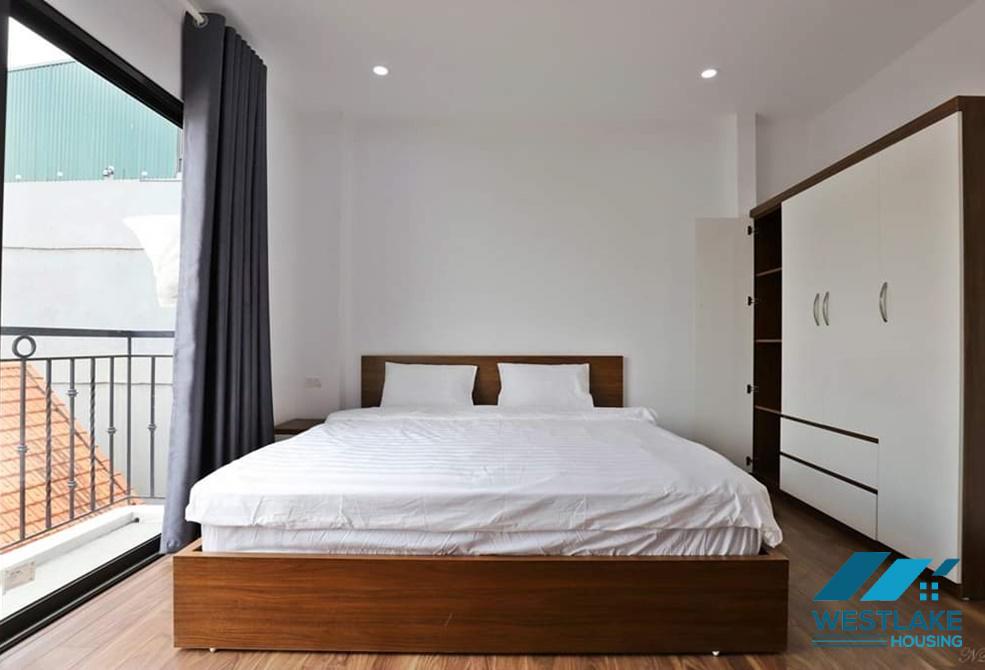 A lakeview serviced apartment for rent in Vu mien, Tay ho