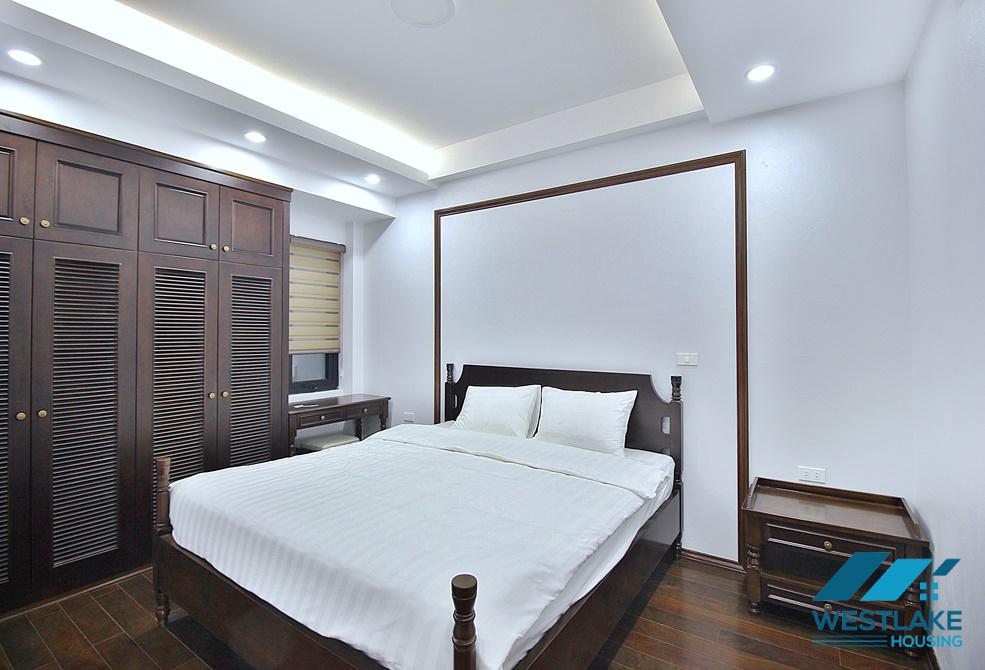 Căn Hộ 2 Phòng Ngủ Mới Cho Thuê Tại Phố Tô Ngọc Vân, Tây Hồ
