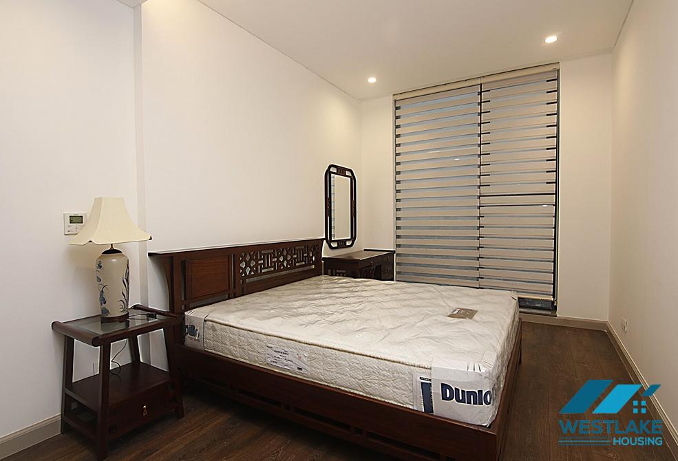 Căn hộ hai phòng ngủ cho thuê tại Sund Grand City, Tây Hồ.
