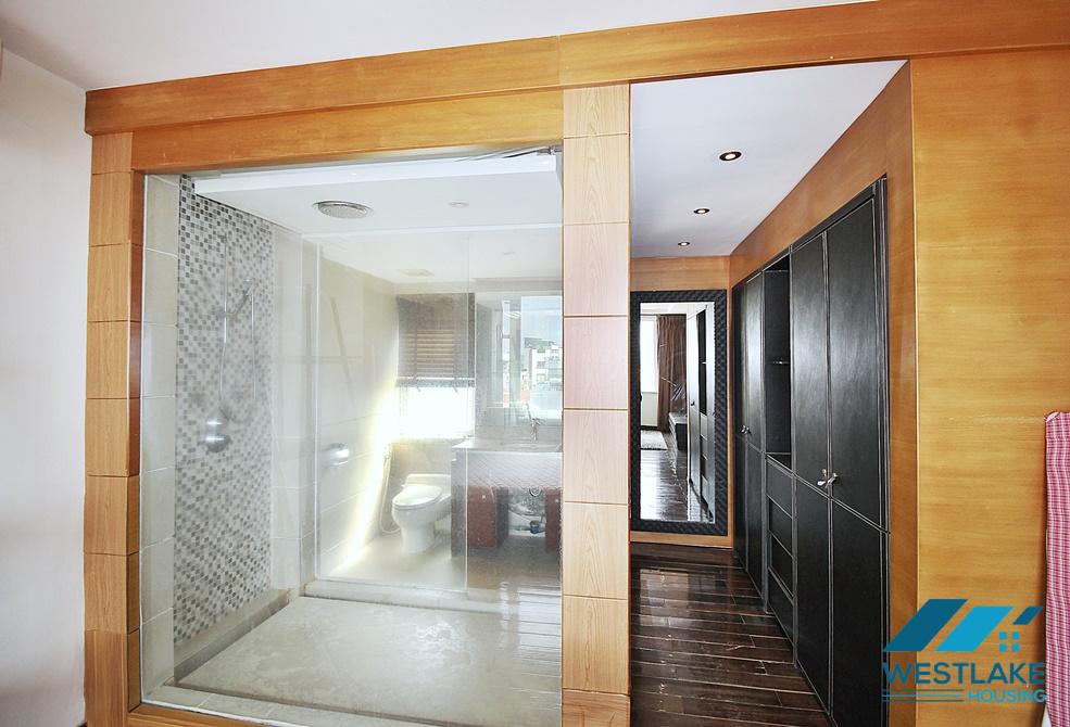  Lake view 1 bedroom apartment with huge balcony for rent in Quang An, Tay Ho