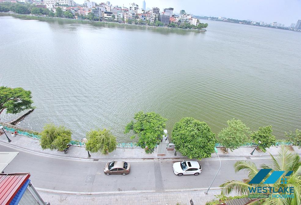  Lake view 1 bedroom apartment with huge balcony for rent in Quang An, Tay Ho