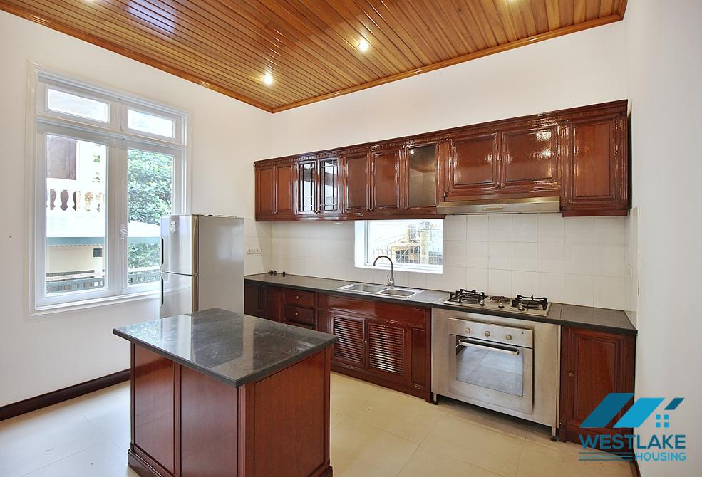 Ngôi Nhà 4 Phòng Ngủ Đẹp, Ban Công Rộng Thoáng Mát  Cho Thuê Tại Khu Vực Tây Hồ, Hà Nội