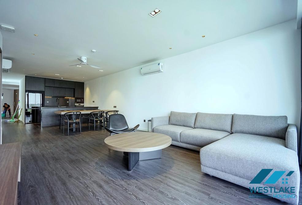 Morden and lakeview 4 bedrooms apartment for rent in Quang An st, Tay Ho