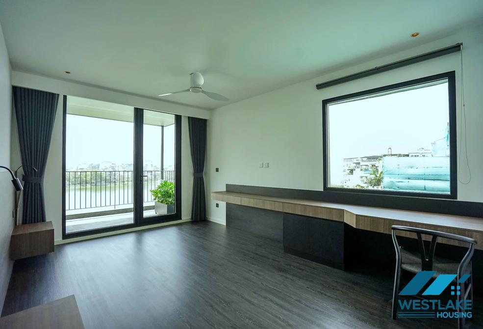 Morden and lakeview 4 bedrooms apartment for rent in Quang An st, Tay Ho