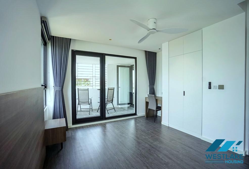 Morden and lakeview 4 bedrooms apartment for rent in Quang An st, Tay Ho