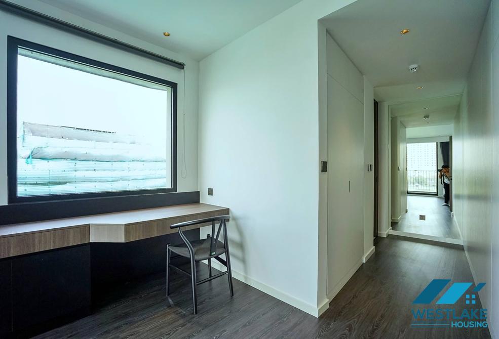 Morden and lakeview 4 bedrooms apartment for rent in Quang An st, Tay Ho