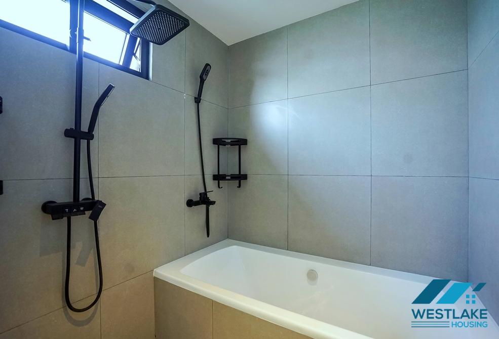 Morden and lakeview 4 bedrooms apartment for rent in Quang An st, Tay Ho