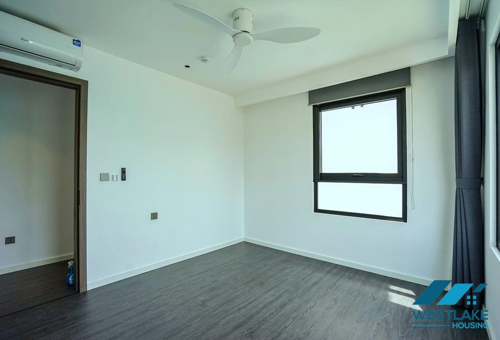 Morden and lakeview 4 bedrooms apartment for rent in Quang An st, Tay Ho