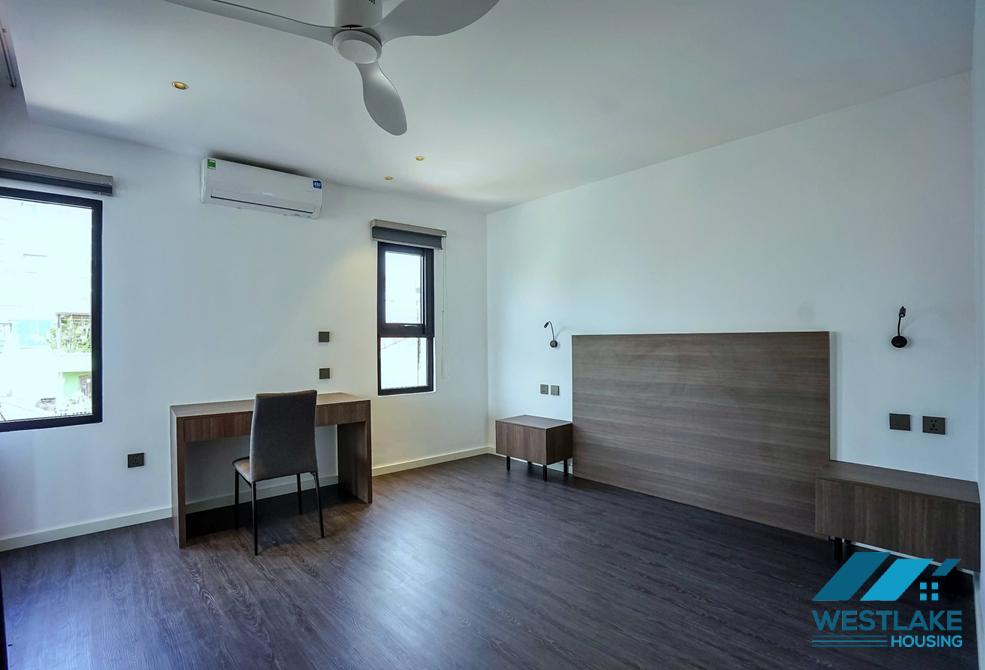 Morden and lakeview 4 bedrooms apartment for rent in Quang An st, Tay Ho