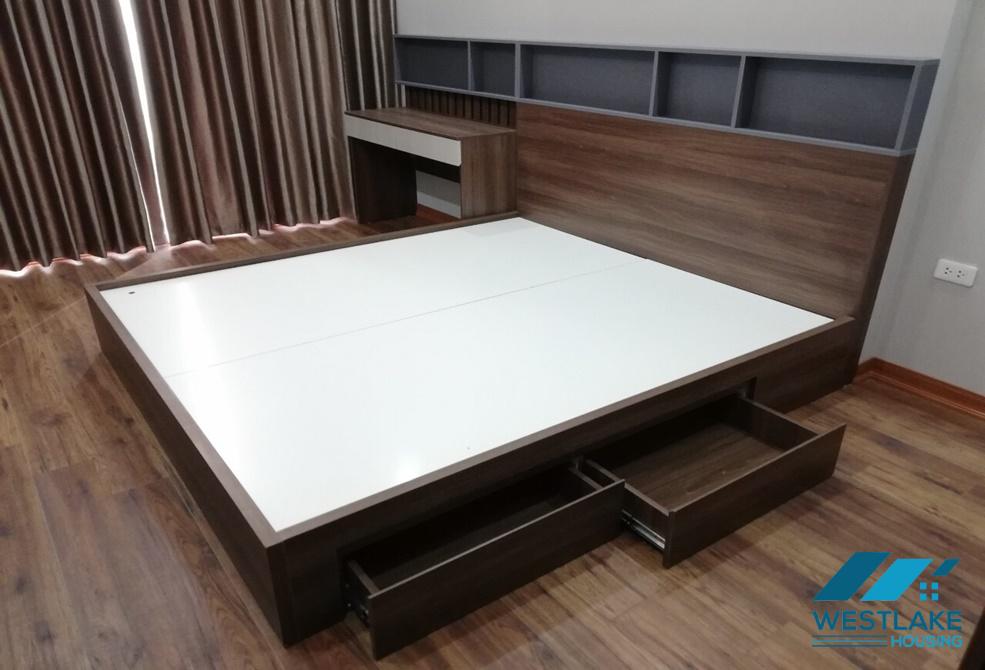 Căn hộ tuyệt đẹp với 2 phòng ngủ cho thuê trên phố Thụy Khuê