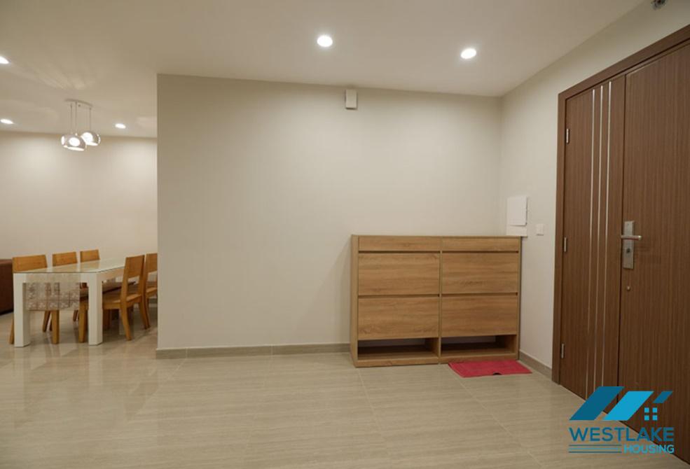 Căn hộ đầy đủ nội thất với 3 phòng ngủ tại Ciputra, Tây Hồ