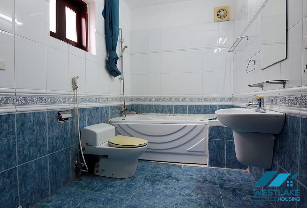 Nhà 3 Phòng Ngủ Có Sân Thượng Rộng Thoáng Sáng Cho Thuê Tại Khu Vực Tây Hồ.