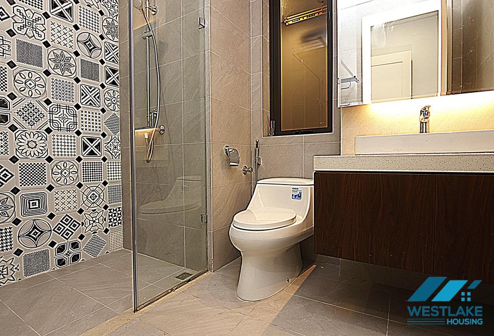 Cho thuê căn hộ 2 phòng ngủ sang trọng tại Sun Grand Tây Hồ
