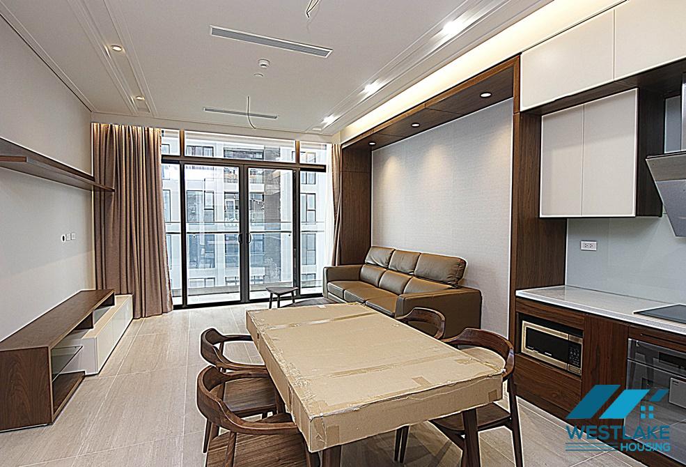 Cho thuê căn hộ 2 phòng ngủ sang trọng tại Sun Grand Tây Hồ