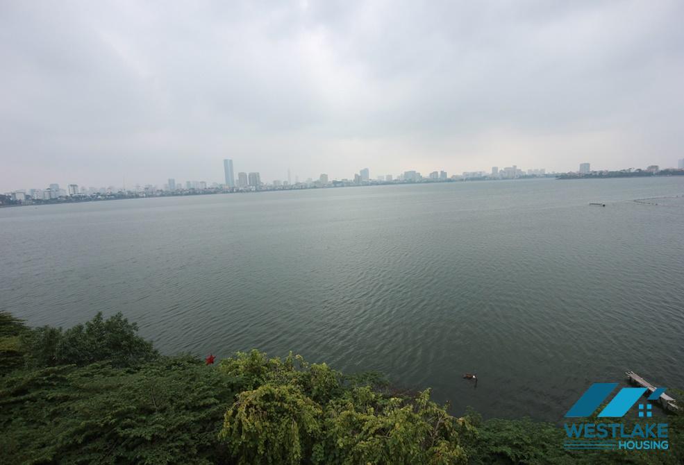A lakeside apartment for rent in Vu mien, Tay ho