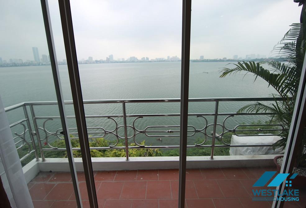 A lakeside apartment for rent in Vu mien, Tay ho