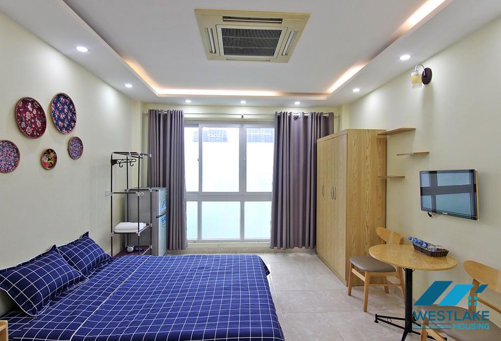Bright & lovely studio for rent near Ho Tay water park, Lac Long Quan