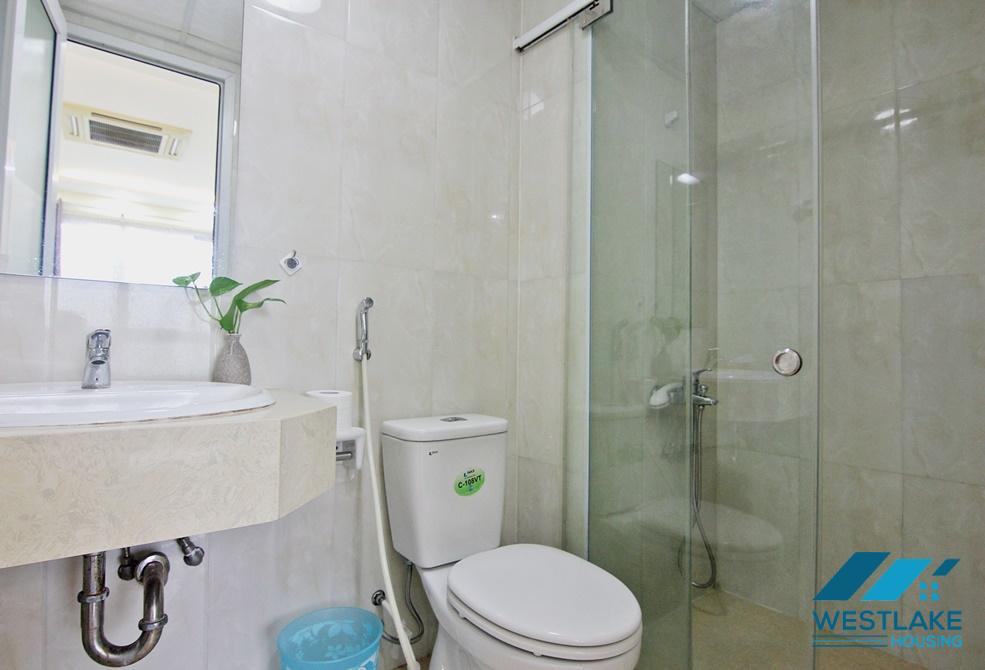 Bright & lovely studio for rent near Ho Tay water park, Lac Long Quan