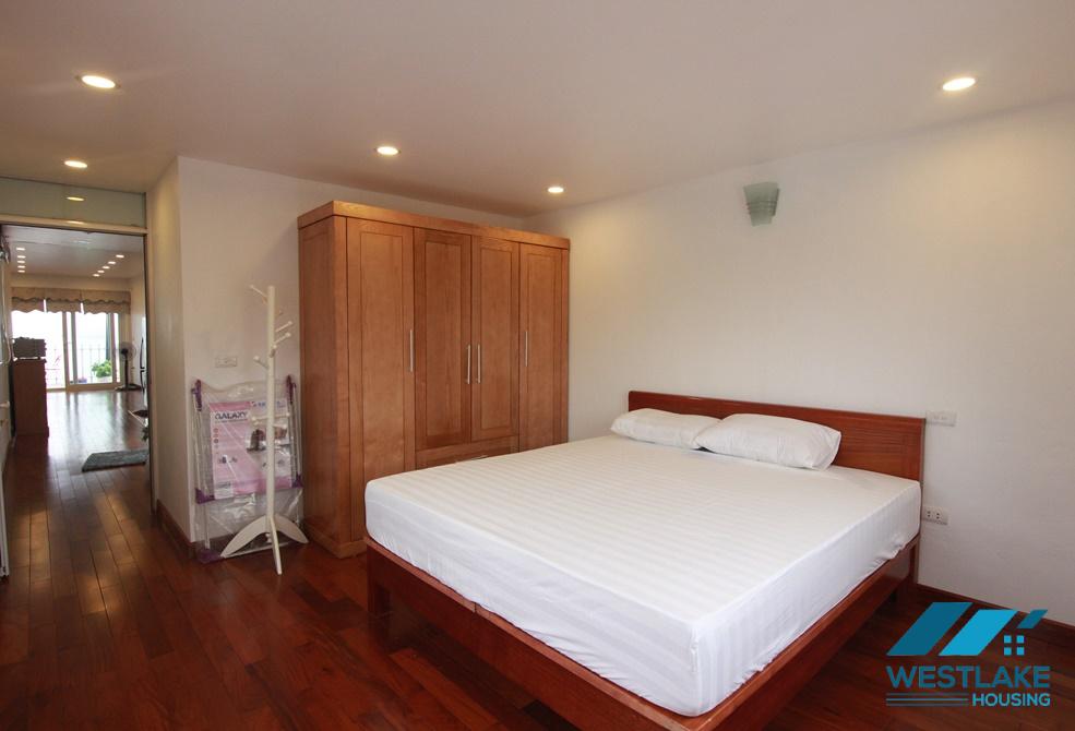 A balcony lakeview apartment in Vu mien, Tay ho