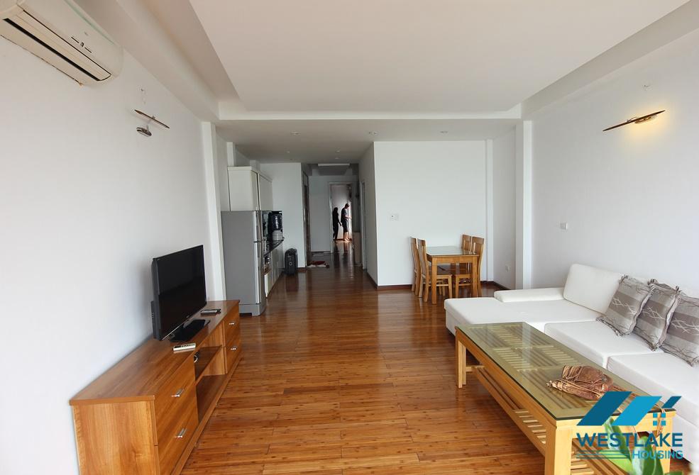 A cozy 1 bedroom apartment with lake view in Vu mien, Tay ho
