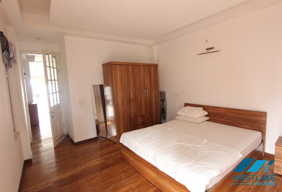 A cozy 1 bedroom apartment with lake view in Vu mien, Tay ho