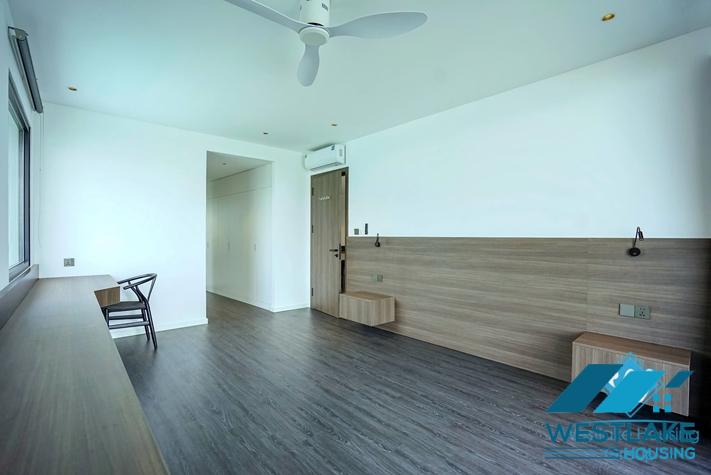 Cho Thuê Căn Hộ 4 Phòng Ngủ Đẹp, Hiện Đại, Ban Công Rộng View Hồ Tại Phố Quảng An, Tây Hồ