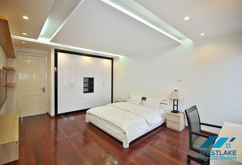 Lake view and spacious 3 beds apartment for lease in Vu Mien st, Tay Ho