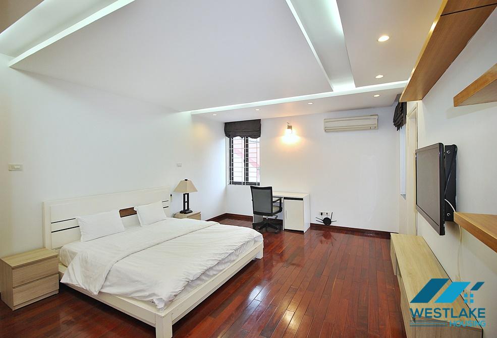 Lake view and spacious 3 beds apartment for lease in Vu Mien st, Tay Ho