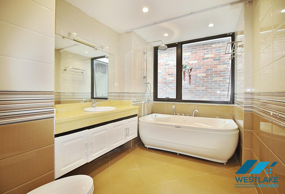 Lake view and spacious 3 beds apartment for lease in Vu Mien st, Tay Ho
